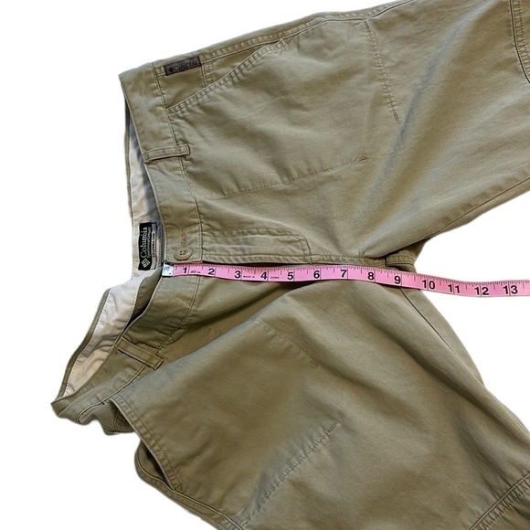 Columbia Khaki Hiking Capris - Size 10 - Picture 9 of 10